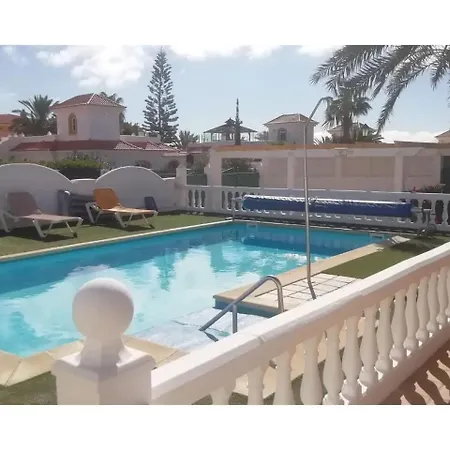 Cristina Villa La Guirra